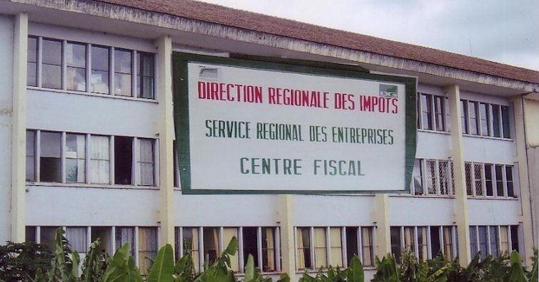 Les dépenses publiques en hausse, les recettes fiscales en recul