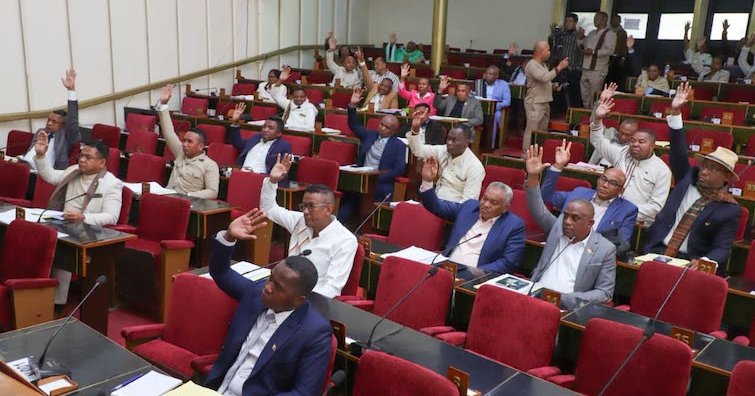 Assemblée nationale : seul deux projets de loi sur sept adoptés