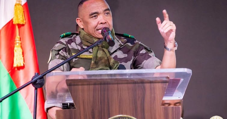 « Tuez-moi si vous êtes des hommes » : le Président de la Refondation défie les criminels