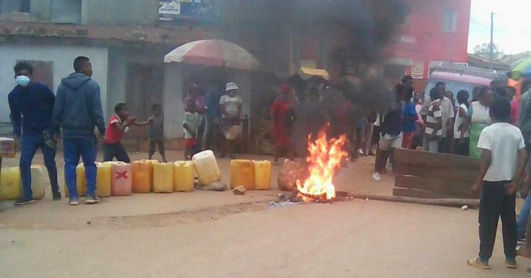 La crise de l'eau potable s'aggrave et ravive la colère de la population
