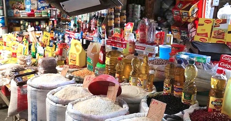 Croissance revue à la baisse et persistance des pressions inflationnistes